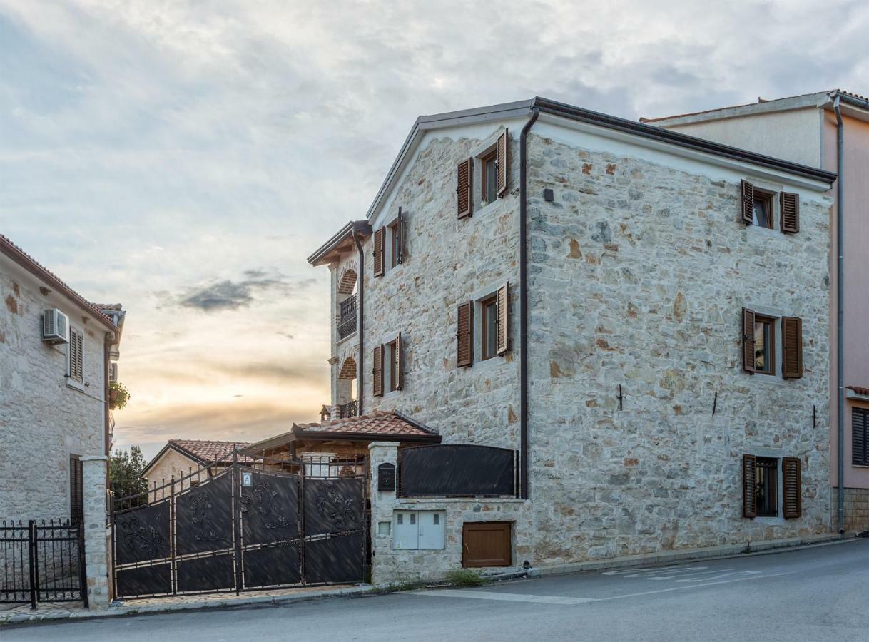 Apartments P&B Tar-Vabriga Zewnętrze zdjęcie