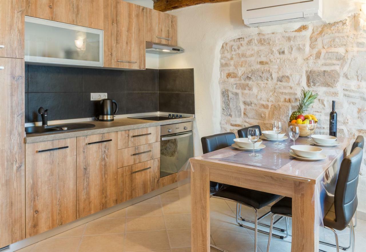 Apartments P&B Tar-Vabriga Zewnętrze zdjęcie