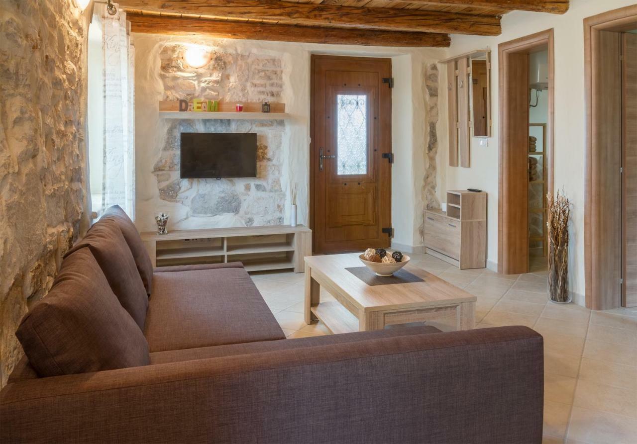 Apartments P&B Tar-Vabriga Zewnętrze zdjęcie