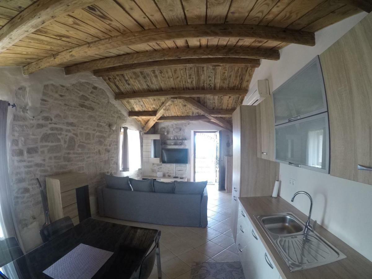 Apartments P&B Tar-Vabriga Zewnętrze zdjęcie